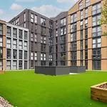 62 Percent Off- Long Stays - City Centre - Perfect For Relocations, Business, Families And Leisure! Book Today At Premium Executive Serviced Apartments- 2 Bed Apt - Arden Gate, Free Wi-Fi